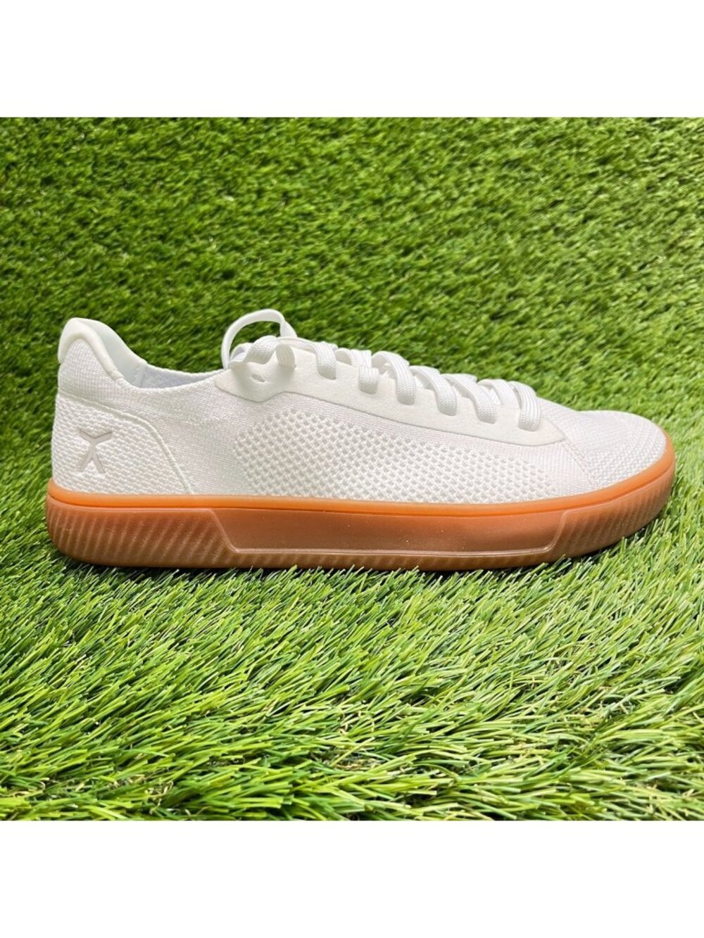 Flux Adapt Trainer White Gum Mens Size 8.5 Womens 10 Athletic Shoes Sneakers